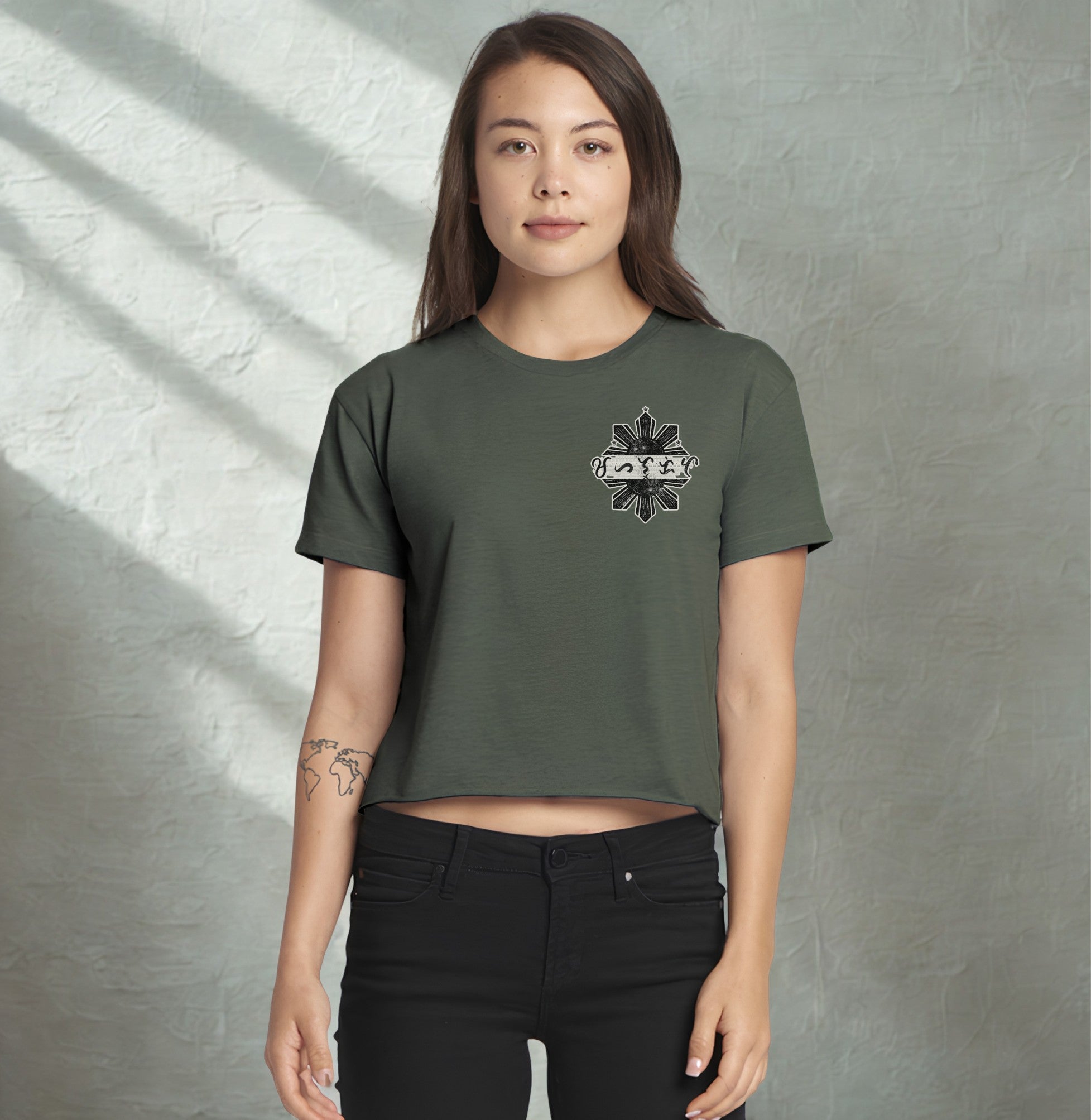 Mahal Kita Baybayin Crop Tee
